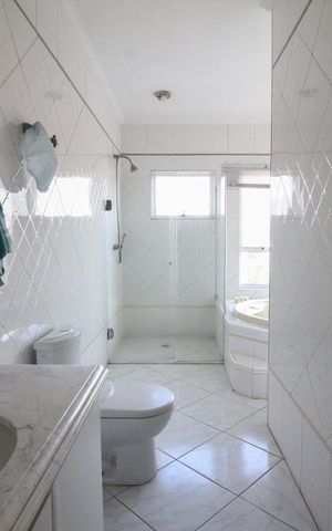 Casa à venda com 600m², 5 quartos e 5 vagasBanheiro da Suíte 3