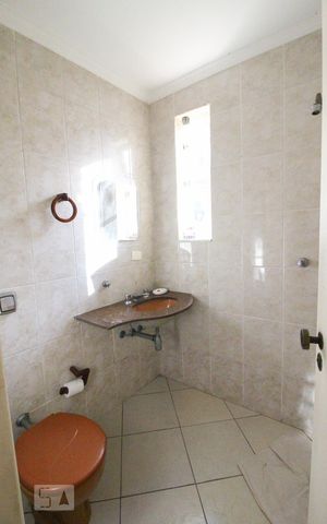 Casa à venda com 600m², 5 quartos e 5 vagasBanheiro Social