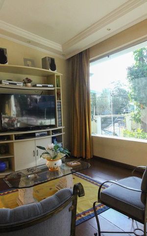 Casa à venda com 600m², 5 quartos e 5 vagasSala