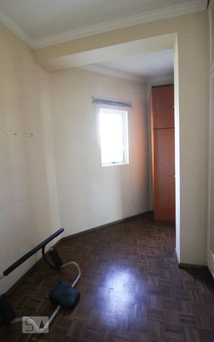 Casa à venda com 600m², 5 quartos e 5 vagasCloset 
