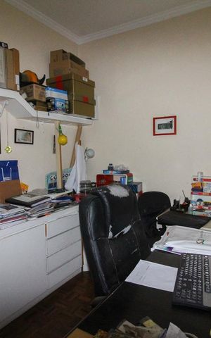 Casa à venda com 600m², 5 quartos e 5 vagasEscritório