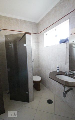 Casa à venda com 600m², 5 quartos e 5 vagasBanheiro da Suíte 2
