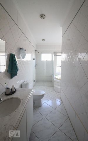 Casa à venda com 600m², 5 quartos e 5 vagasBanheiro da Suíte 3