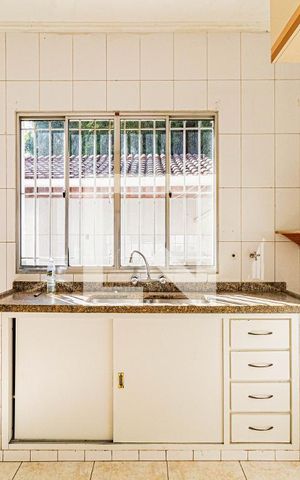 Casa à venda com 250m², 3 quartos e 6 vagas Casa à venda com 250m², 3 quartos e 6 vagasCozinha