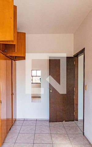 Casa à venda com 250m², 3 quartos e 6 vagas Casa à venda com 250m², 3 quartos e 6 vagasQuarto 02