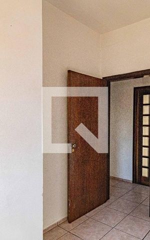 Casa à venda com 250m², 3 quartos e 6 vagas Casa à venda com 250m², 3 quartos e 6 vagasQuarto 01