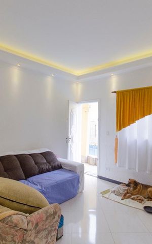 Casa à venda com 227m², 5 quartos e 5 vagas Casa à venda com 227m², 5 quartos e 5 vagasSala