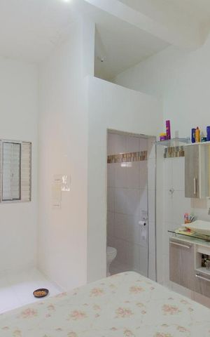 Casa à venda com 227m², 5 quartos e 5 vagas Casa à venda com 227m², 5 quartos e 5 vagasSuíte
