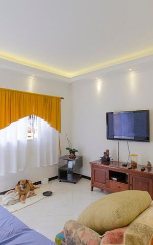 Casa à venda com 227m², 5 quartos e 5 vagas Casa à venda com 227m², 5 quartos e 5 vagasSala