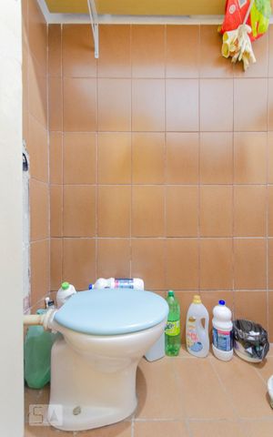 Casa à venda com 227m², 5 quartos e 5 vagas Casa à venda com 227m², 5 quartos e 5 vagasLavabo