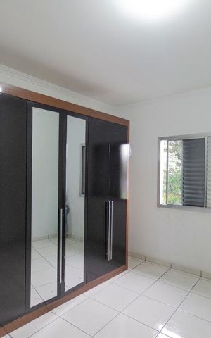 Casa à venda com 227m², 5 quartos e 5 vagas Casa à venda com 227m², 5 quartos e 5 vagasQuarto 2