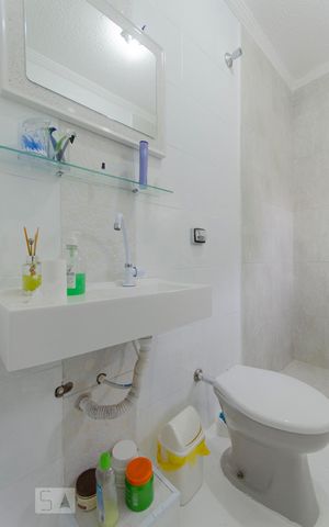 Casa à venda com 227m², 5 quartos e 5 vagas Casa à venda com 227m², 5 quartos e 5 vagasBanheiro