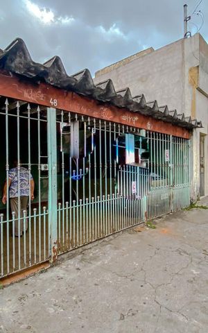Casa à venda com 210m², 3 quartos e 2 vagasFachada