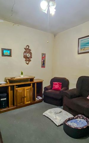 Casa à venda com 210m², 3 quartos e 2 vagasSala