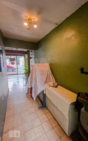 Casa à venda com 210m², 3 quartos e 2 vagasQuintal