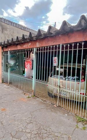 Casa à venda com 210m², 3 quartos e 2 vagasFachada