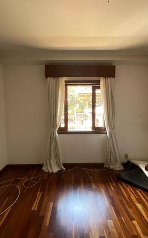 Casa à venda com 411m², 4 quartos e 2 vagas Casa à venda com 411m², 4 quartos e 2 vagasQuarto 4