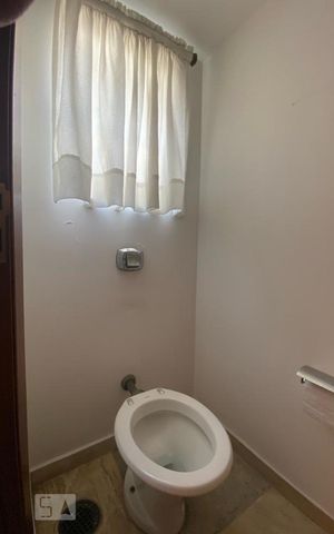 Casa à venda com 411m², 4 quartos e 2 vagas Casa à venda com 411m², 4 quartos e 2 vagasLavabo