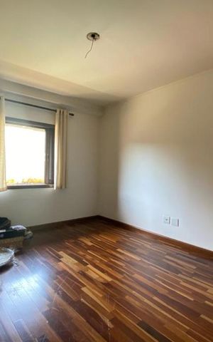 Casa à venda com 411m², 4 quartos e 2 vagas Casa à venda com 411m², 4 quartos e 2 vagasQuarto 3