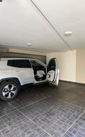 Casa à venda com 411m², 4 quartos e 2 vagas Casa à venda com 411m², 4 quartos e 2 vagasGaragem