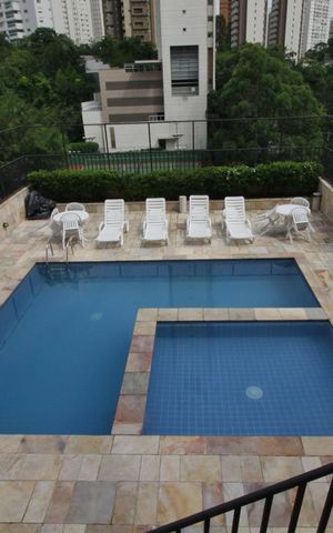 Apartamento à venda com 146m², 3 quartos e 3 vagasÁrea comum - Piscina