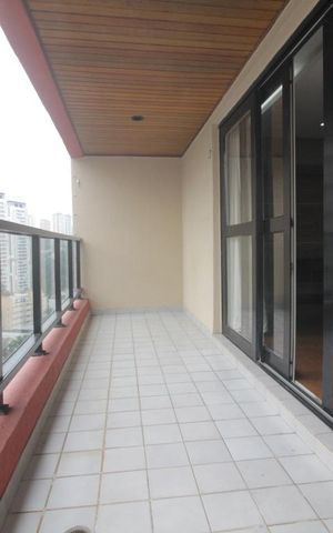 Apartamento à venda com 146m², 3 quartos e 3 vagasVaranda