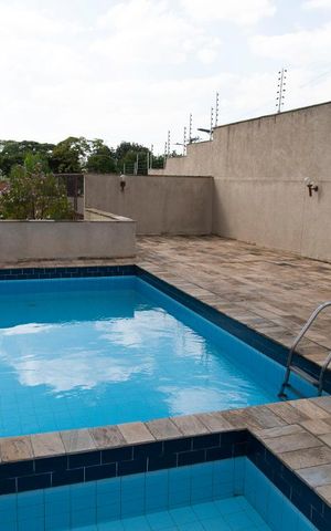 Apartamento à venda com 154m², 2 quartos e 2 vagas Apartamento à venda com 154m², 2 quartos e 2 vagasÁrea comum - Piscina