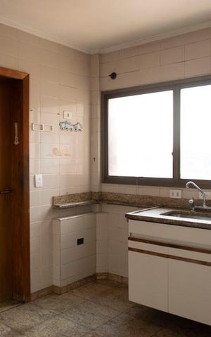 Apartamento à venda com 154m², 2 quartos e 2 vagas Apartamento à venda com 154m², 2 quartos e 2 vagasCozinha