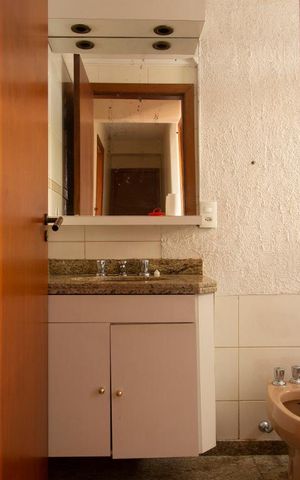 Apartamento à venda com 154m², 2 quartos e 2 vagas Apartamento à venda com 154m², 2 quartos e 2 vagasBanheiro da Suíte 2