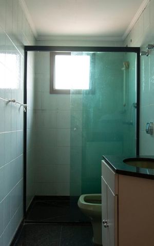 Apartamento à venda com 154m², 2 quartos e 2 vagas Apartamento à venda com 154m², 2 quartos e 2 vagasBanheiro da Suíte 1