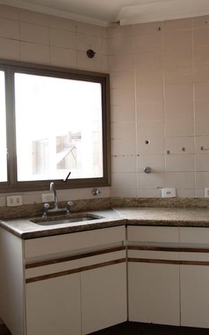 Apartamento à venda com 154m², 2 quartos e 2 vagas Apartamento à venda com 154m², 2 quartos e 2 vagasCozinha