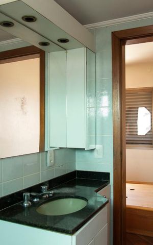 Apartamento à venda com 154m², 2 quartos e 2 vagas Apartamento à venda com 154m², 2 quartos e 2 vagasBanheiro da Suíte 1