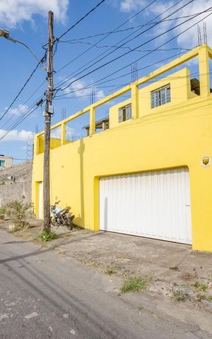 Casa à venda com 279m², 4 quartos e 4 vagas Casa à venda com 279m², 4 quartos e 4 vagasFachada