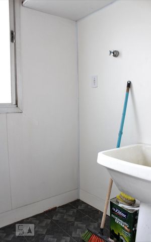 Apartamento para alugar com 75m², 2 quartos e sem vagaÁrea de serviço