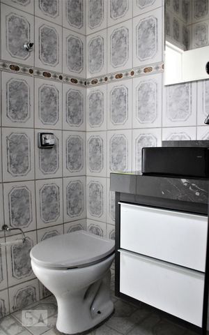 Apartamento para alugar com 75m², 2 quartos e sem vagaBanheiro