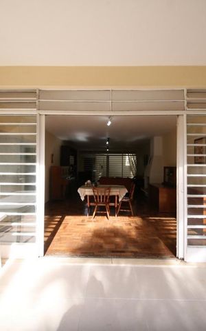 Casa para alugar com 280m², 4 quartos e 3 vagasQuintal - Sala