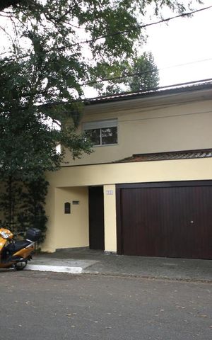Casa para alugar com 280m², 4 quartos e 3 vagasFachada 