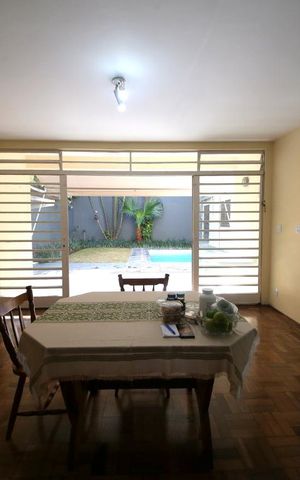 Casa para alugar com 280m², 4 quartos e 3 vagasSala 