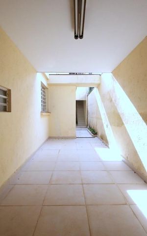 Casa para alugar com 280m², 4 quartos e 3 vagasÁrea Lateral 