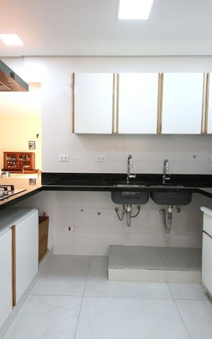Casa para alugar com 280m², 4 quartos e 3 vagasCozinha 