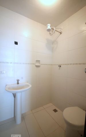 Casa para alugar com 280m², 4 quartos e 3 vagasBanheiro 