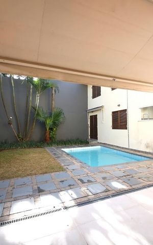 Casa para alugar com 280m², 4 quartos e 3 vagasQuintal - Piscina
