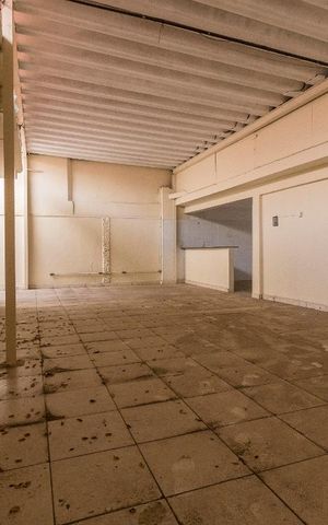 Casa à venda com 269m², 0 quarto e 3 vagas Casa à venda com 269m², 0 quarto e 3 vagasÁrea Externa