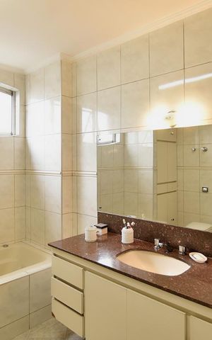 Apartamento para alugar com 327m², 5 quartos e 2 vagasBanheiro da suite