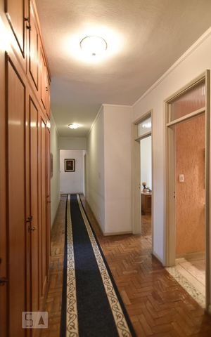 Apartamento para alugar com 327m², 5 quartos e 2 vagasCorredor dos quartos