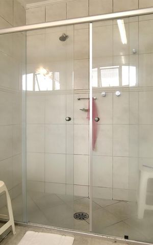 Apartamento para alugar com 327m², 5 quartos e 2 vagasBanheiro da suite - box de vidro