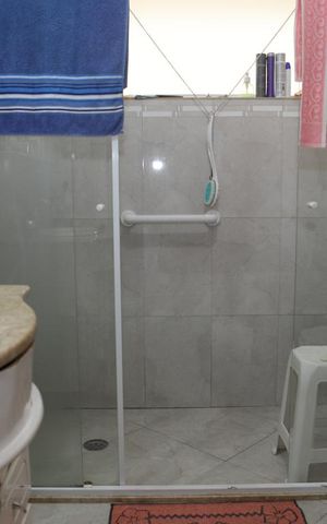 Casa à venda com 150m², 3 quartos e 3 vagasBanheiro do Quarto 1