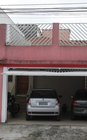 Casa à venda com 150m², 3 quartos e 3 vagasFachada