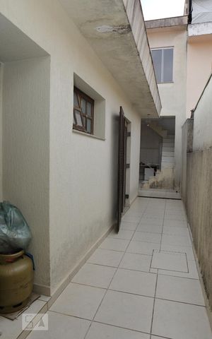 Casa à venda com 150m², 3 quartos e 3 vagasCorredor externo
