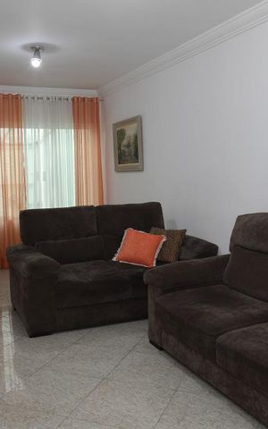 Casa à venda com 150m², 3 quartos e 3 vagasSala